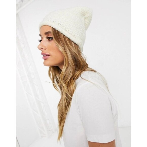 FREE PEOPLE Dreamland Knit Beanie In Ivory. soft. one size - Picture 1 of 6